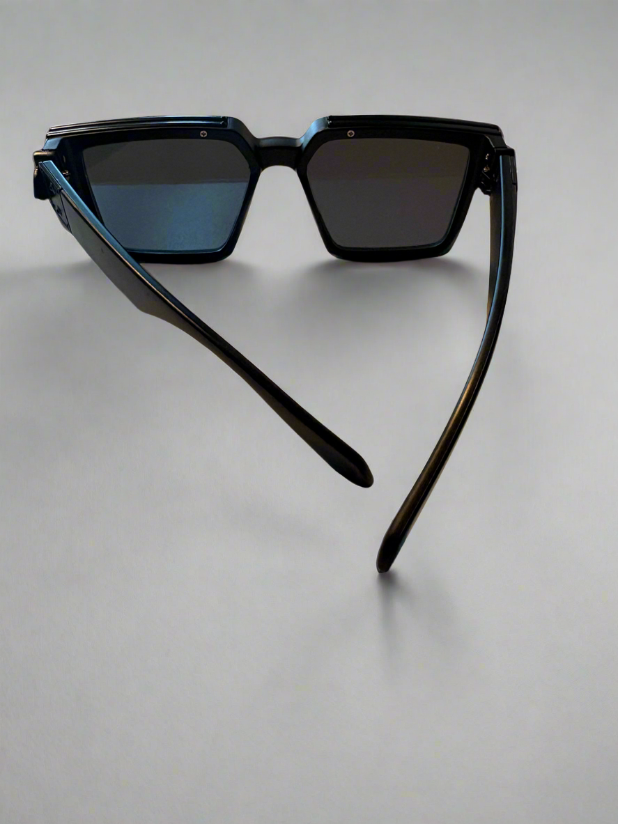 Square frame glasses
