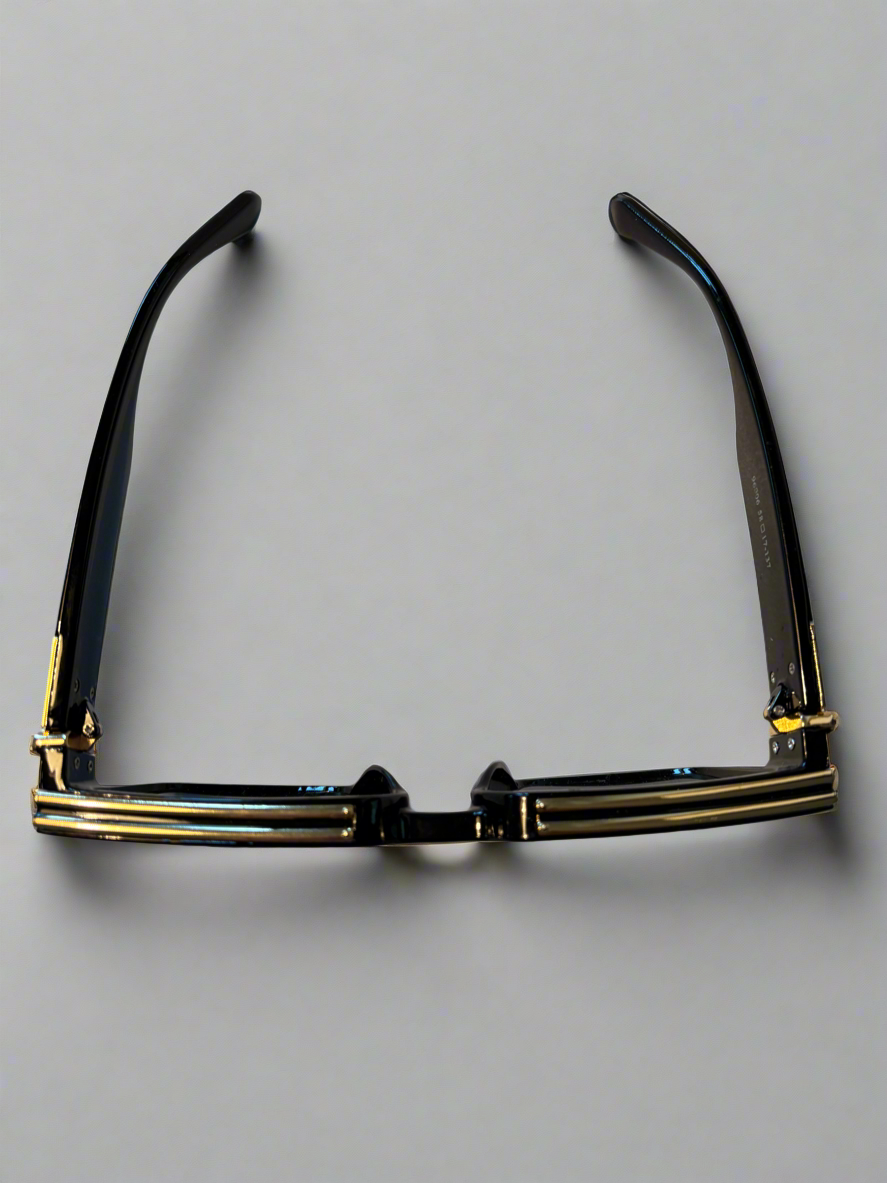 Square frame glasses