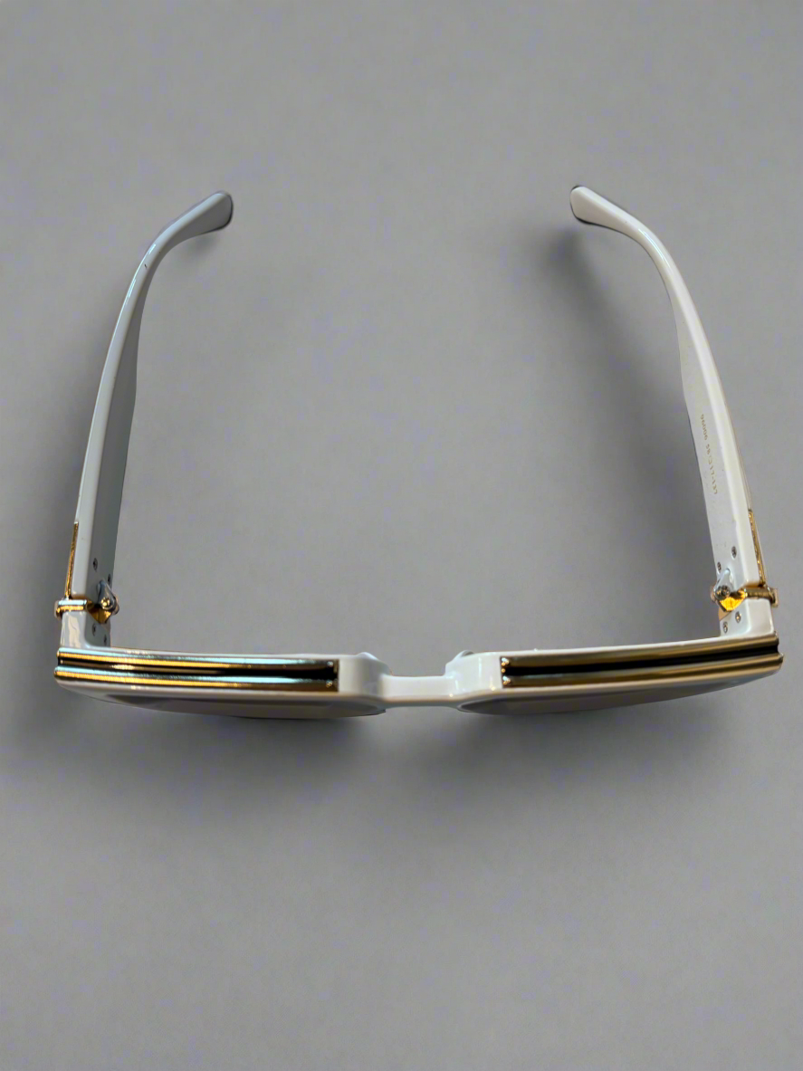 Square frame glasses