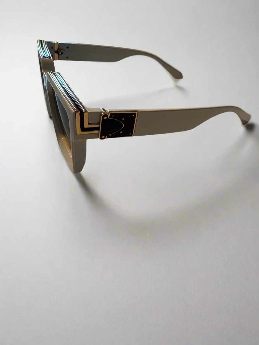 Square frame glasses